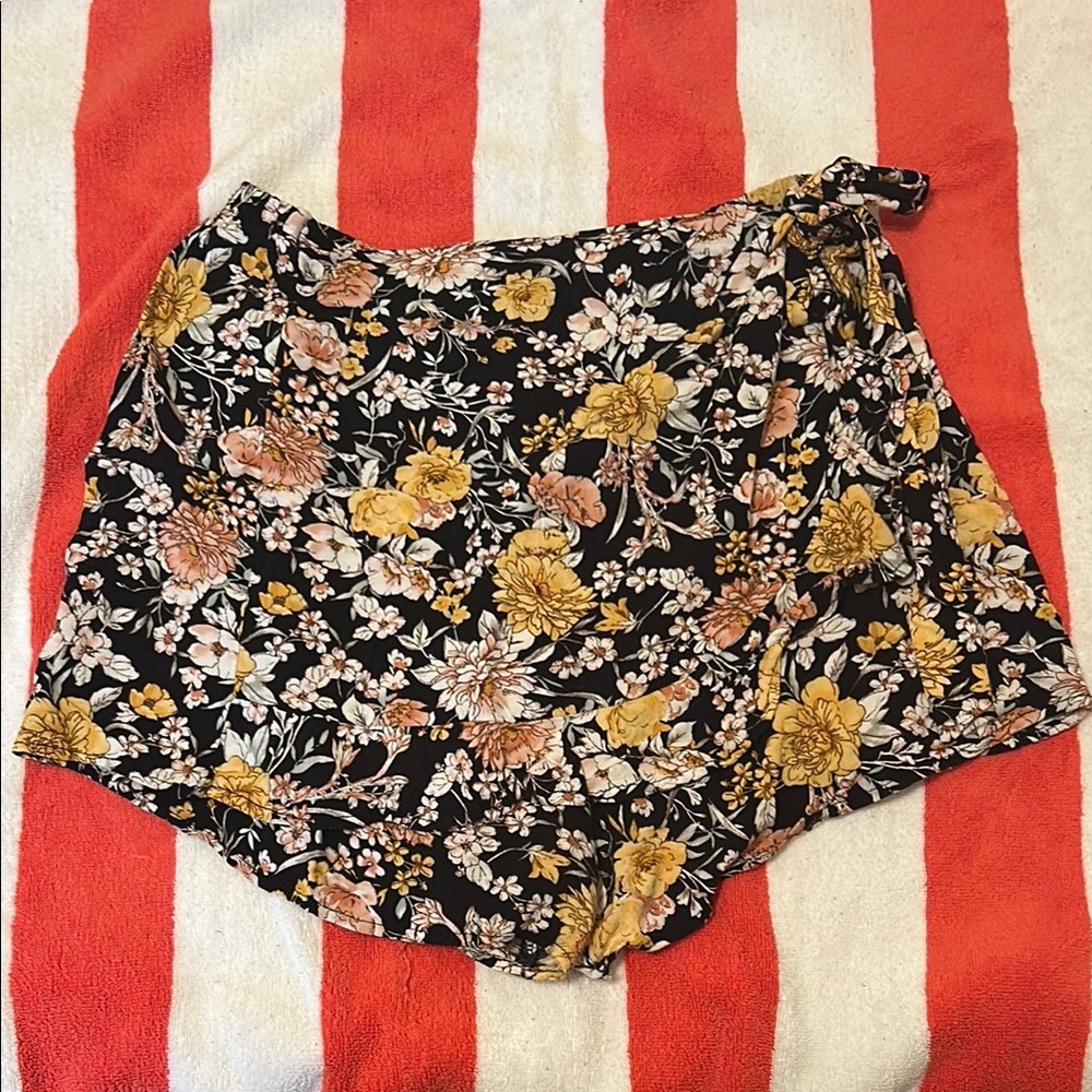 Lily Rose Black and Yellow Skorts with Vibrant Floral Design